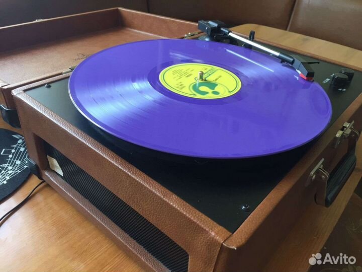 Виниловый проигрыватель