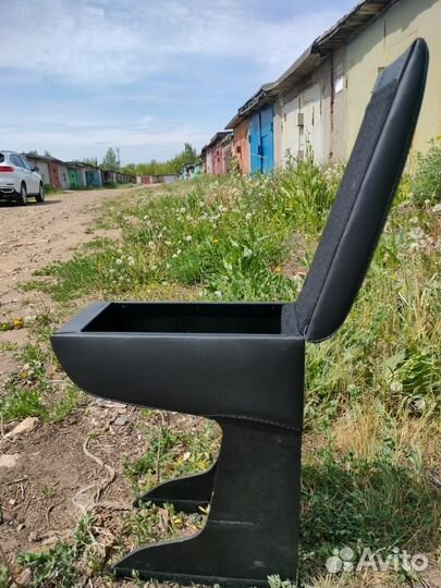 Подлокотник renault kaptur