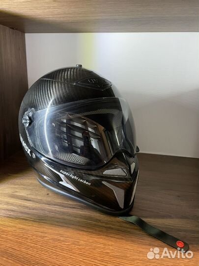 Мотошлем uvex carbon