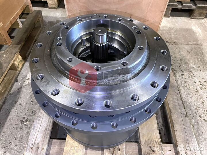 Редуктор хода Hyundai R300LC-9S 39Q8-42102