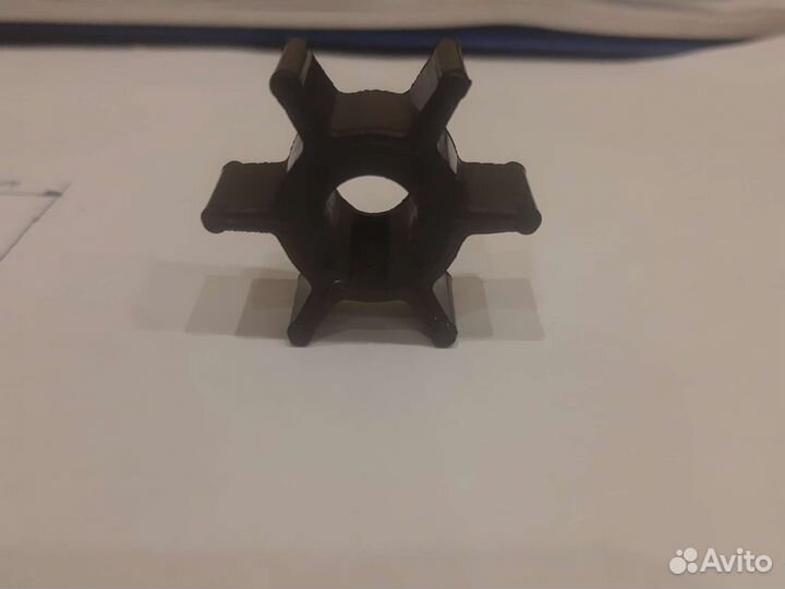 Крыльчатка помпы охлаждения лодочного мотора