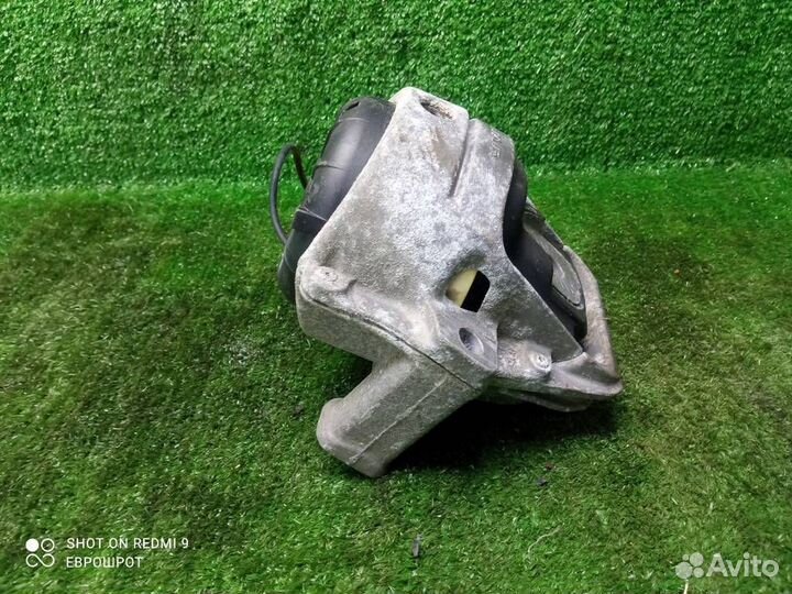 Подушка двигателя правая Audi A4 (B8) (2007-2015)