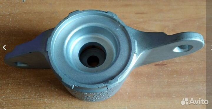 Опора амортизатора задняя правая Jaguar Xf 2015