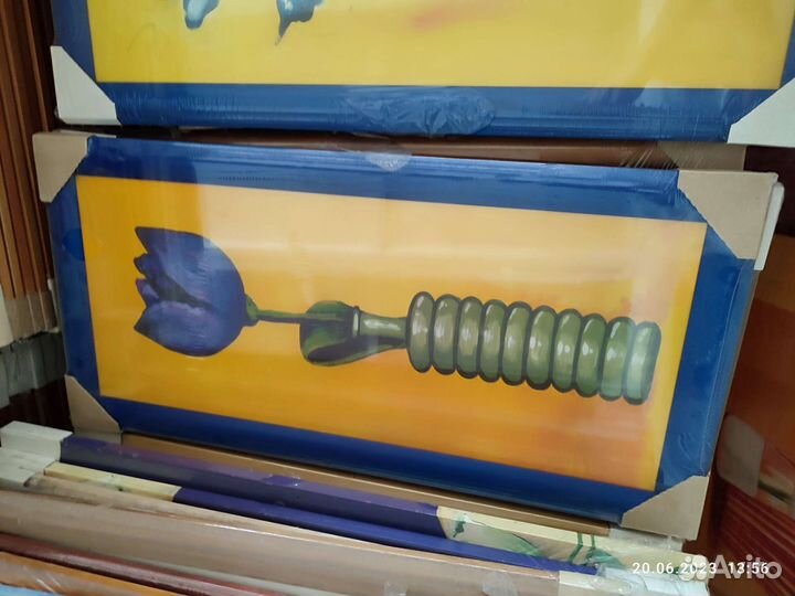 Картина в рамке под стеклом