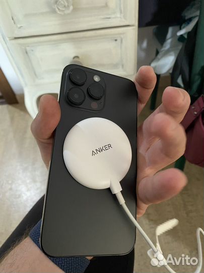 Беспроводная зарядка с Magsafe Anker