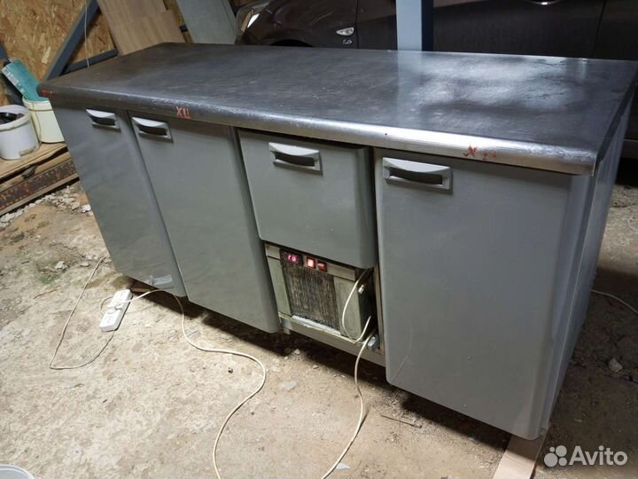 Холодильный стол