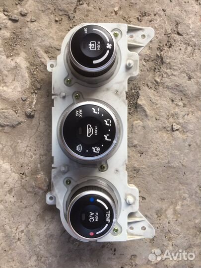 Блок управления отопителем печкой Kia cerato1 рест