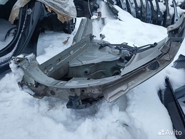 Крыло заднее правое универсал Renault Megane3