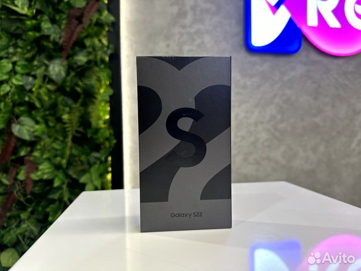 Samsung Galaxy S22, 8/128 ГБ