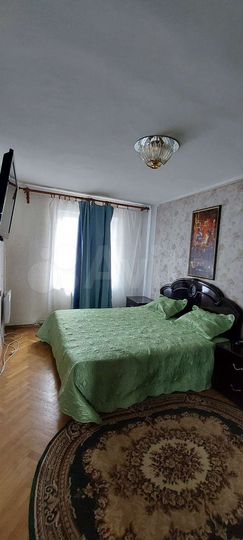 2-к. квартира, 70 м², 6/6 эт.