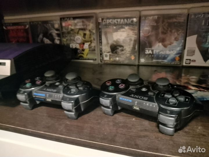 Игровая приставка ps3 +2 джойстика +14 игр