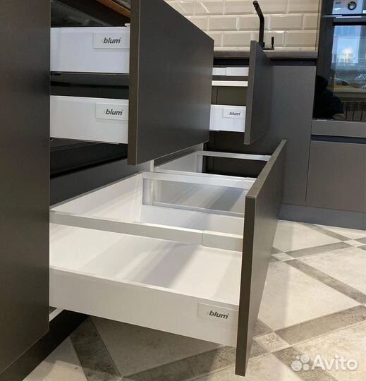 Кухонный гарнитур на заказ. Под ключ