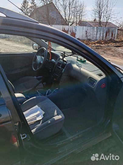 Toyota Avensis 2.0 МТ, 1999, 100 000 км