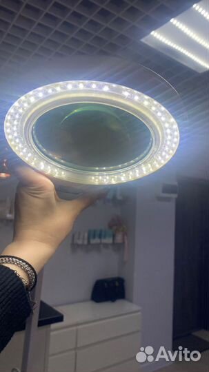 Лампа с лупой