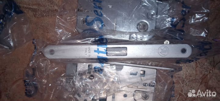 Итальянские дверные замки новые