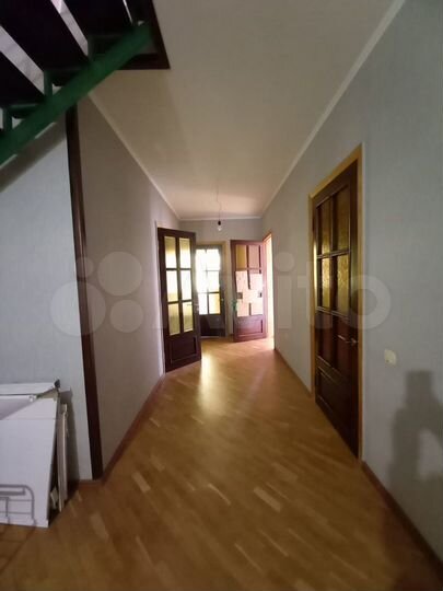 Дом 322 м² на участке 4,4 сот.