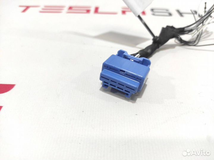 Разъем (фишка) проводки Tesla Model X 2019