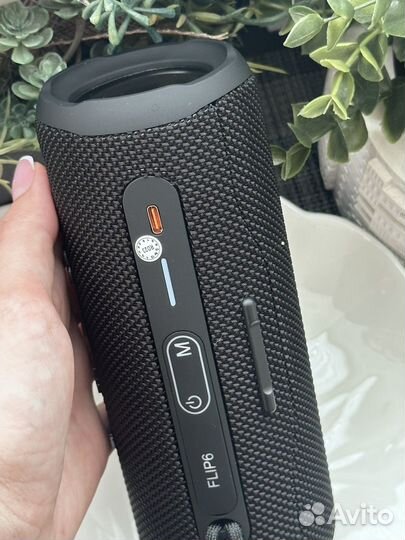 Портативная колонка jbl