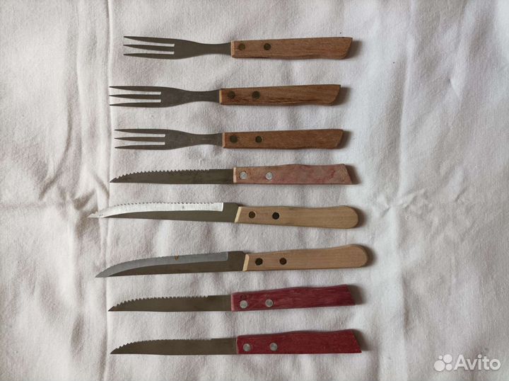 Кухонные ножи и вилки