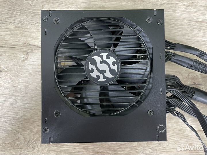 Блок питания 750w A-data XPG core reactor