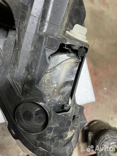 Фара левая ford fiesta mk6 2016 г.с дефектом