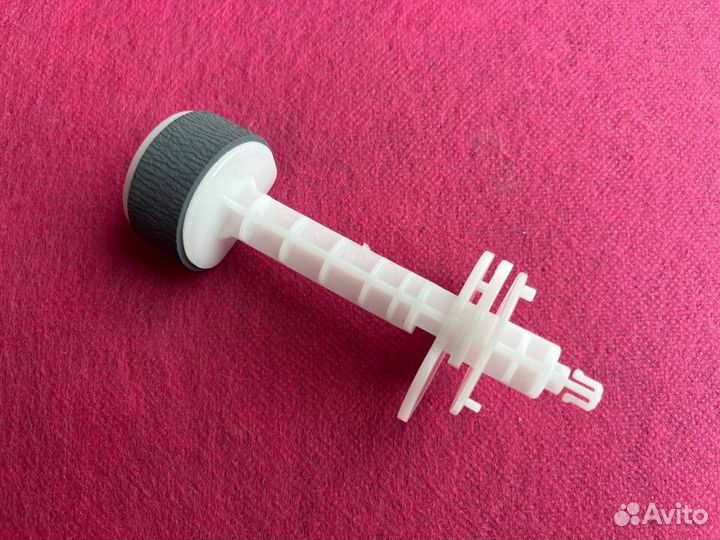 1569314 1573559 Ролик захвата в сборе на оси