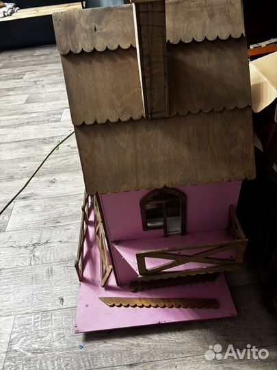 Большой кукольный домик