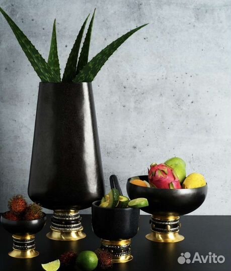 Ваза Michael Aram Naga