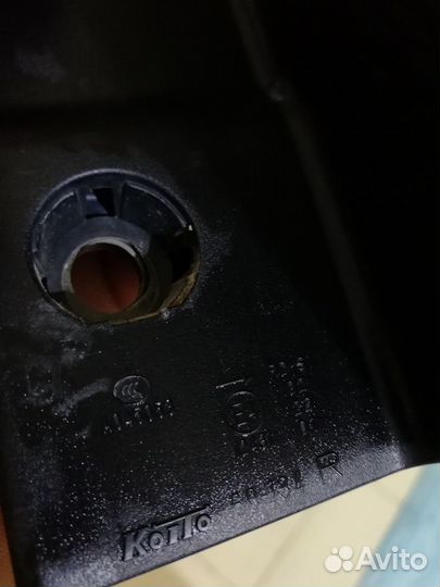 Toyota Land Cruiser 200 фонари дорестайлинг