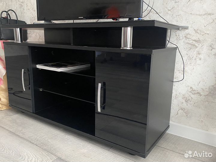 Тумба под телевизор