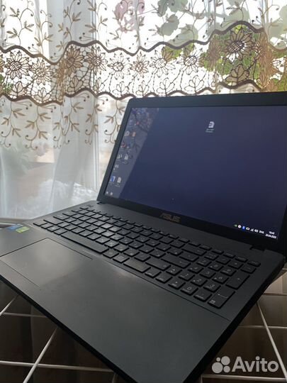 Ноутбук asus x552m