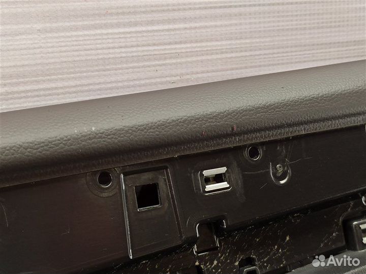 Обшивка двери задней правой Volkswagen Touareg