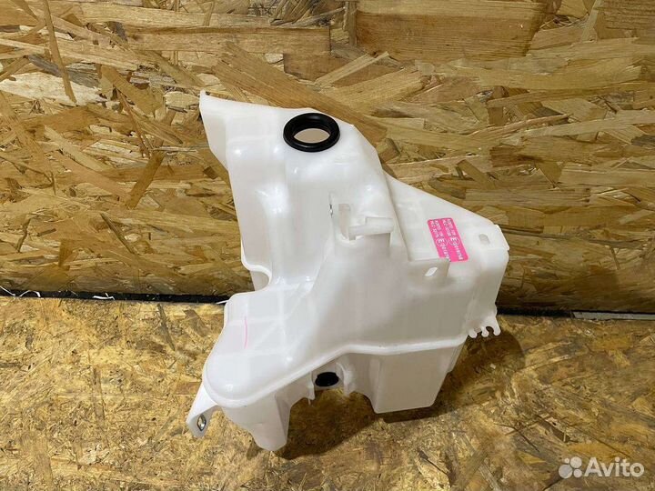 Бачок омывателя Тойота Рав 4 50 (2018-2023)