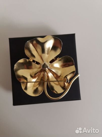 Брошь 