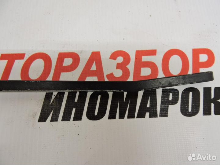 Поводок стеклоочистителя передний левый LADA 2115