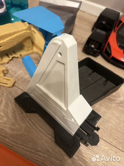 Трасса хот вилс акула и пусковая установка