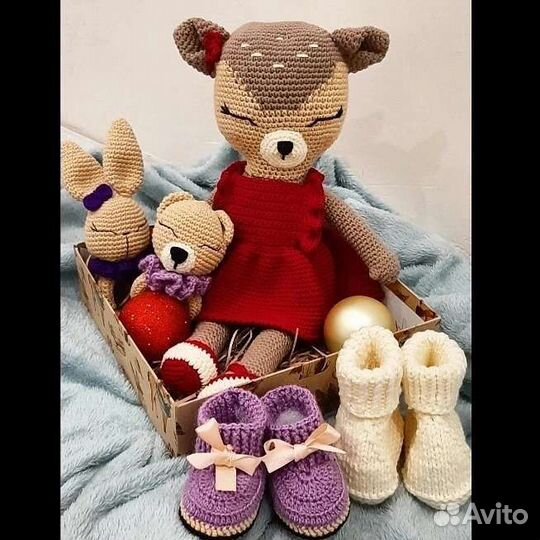 Вязаная игрушка Олененок