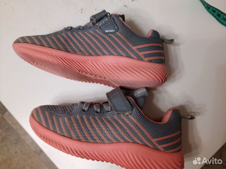 Кроссовки для девочки разм 29