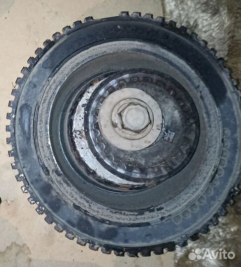 Шестерня и шкив коленвала