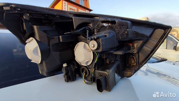 Фара левая веста