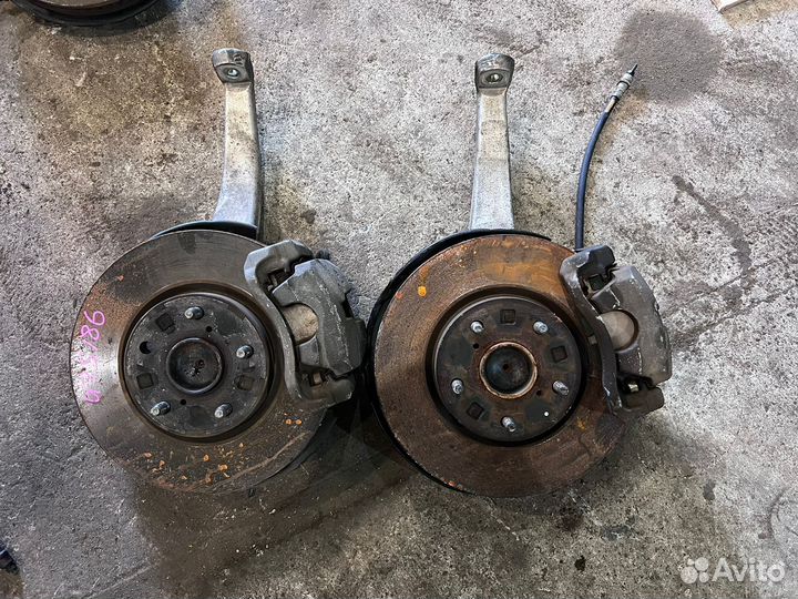 Кулак поворотный Цапфа левая правая Lexus GS3