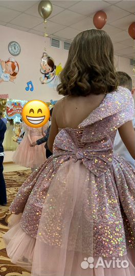 Нарядное платье