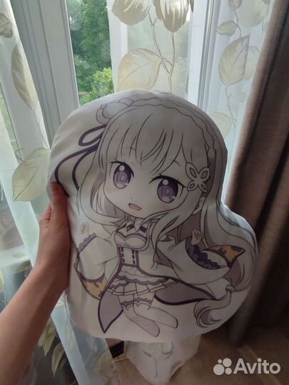 Подушка с эмилией из re:zero