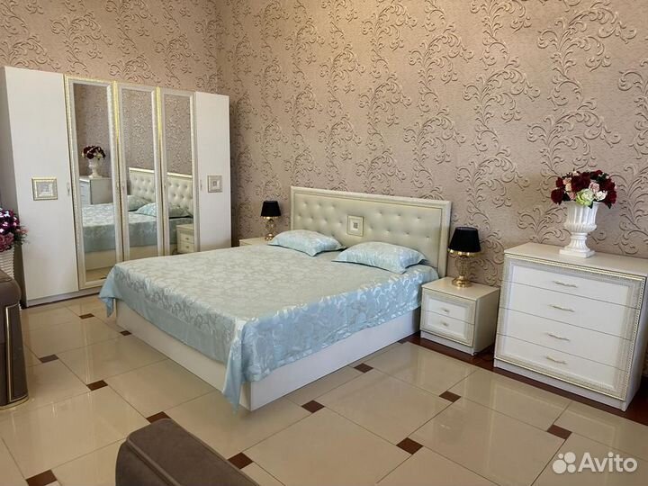 Спальные гарнитуры