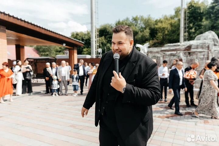 Ведущий, Тамада