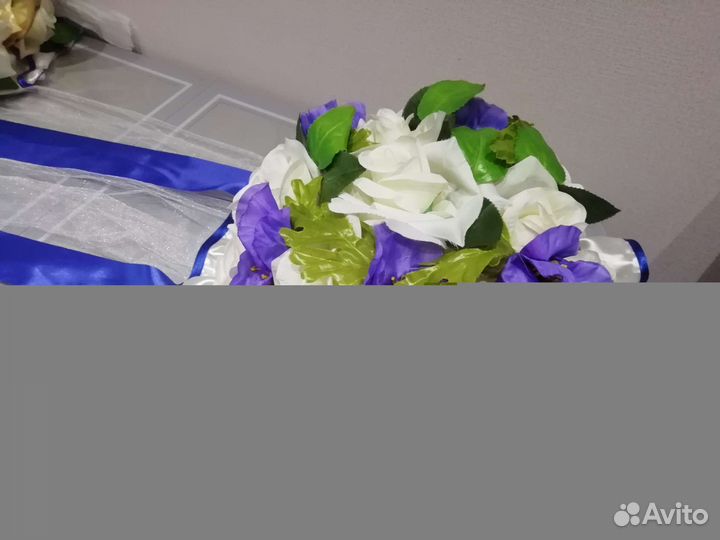 Свадебное украшение на автомобиль