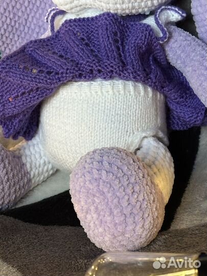 Вязаная игрушка зайка