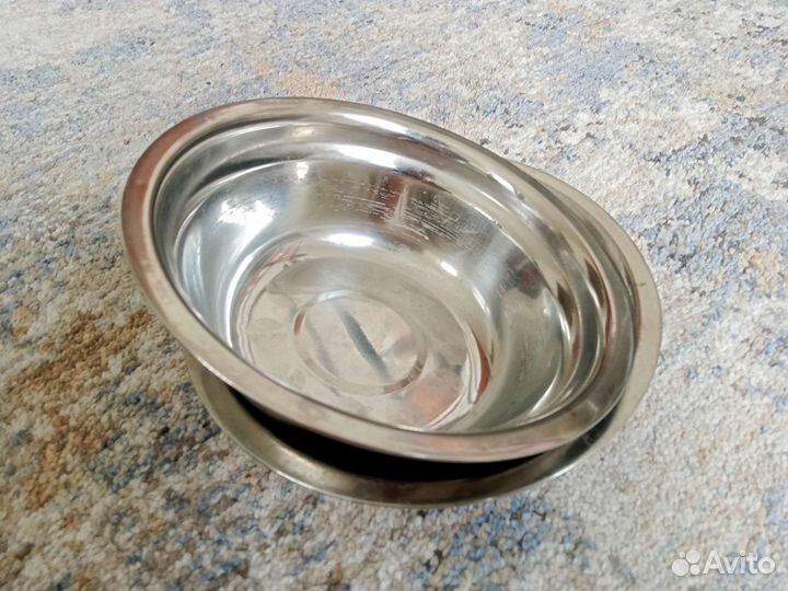 Подставка с мисками