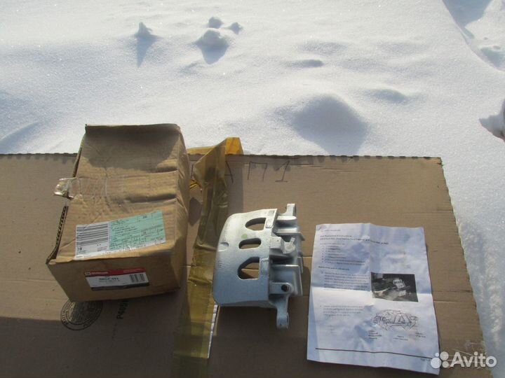 Ford Explorer с 2011 Суппорт передний правый