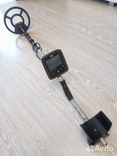 Металлоискатель Whites